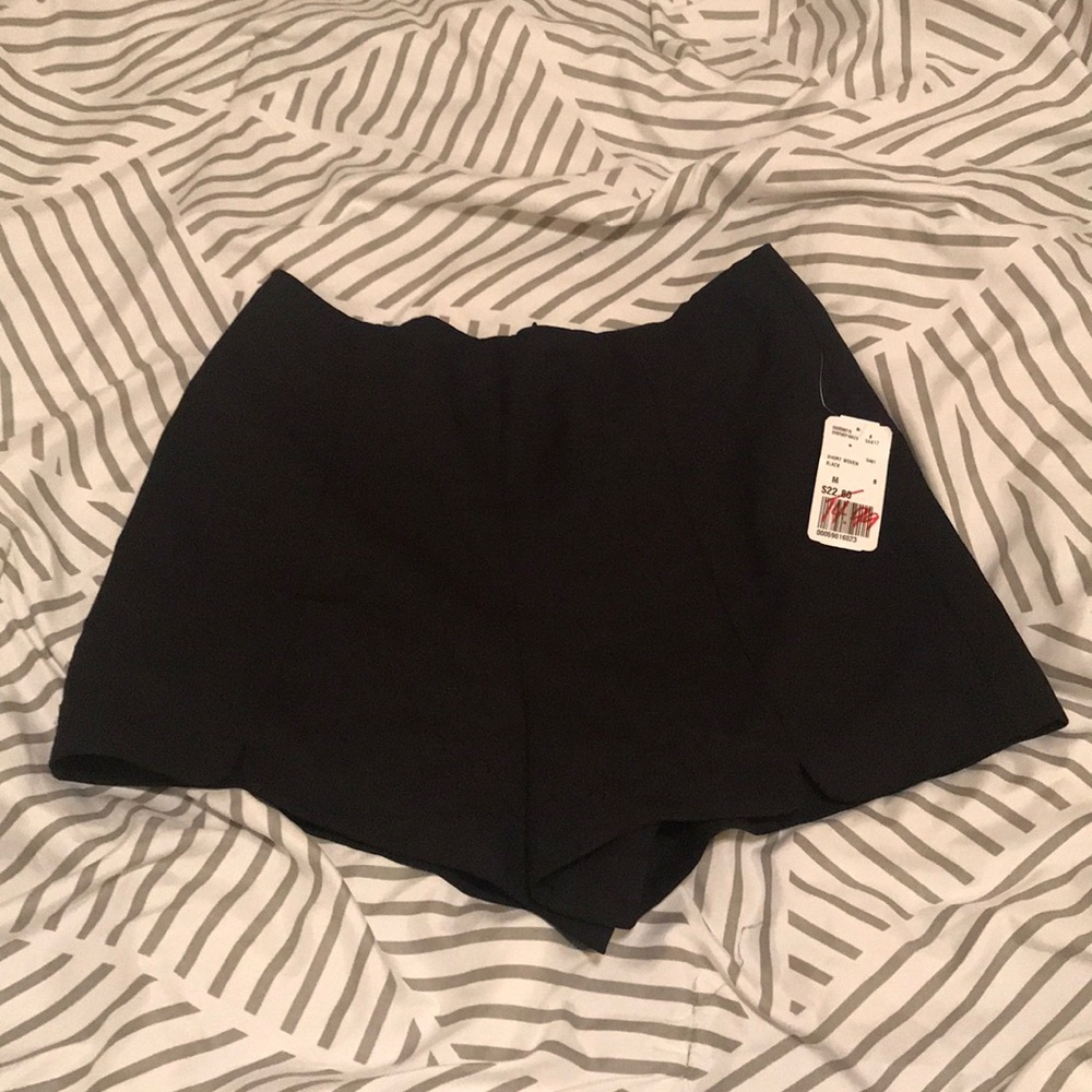 Back short Woven Shorts